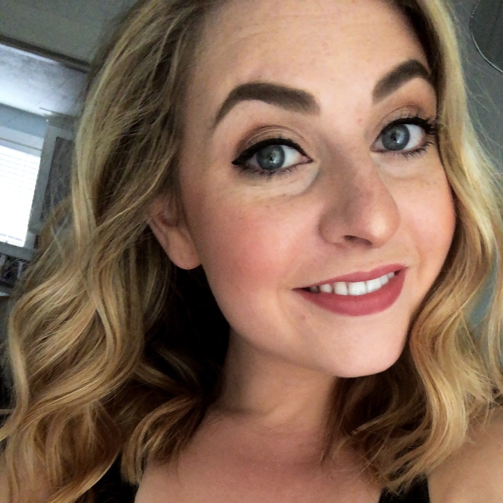 Meet your Posher, Lia
